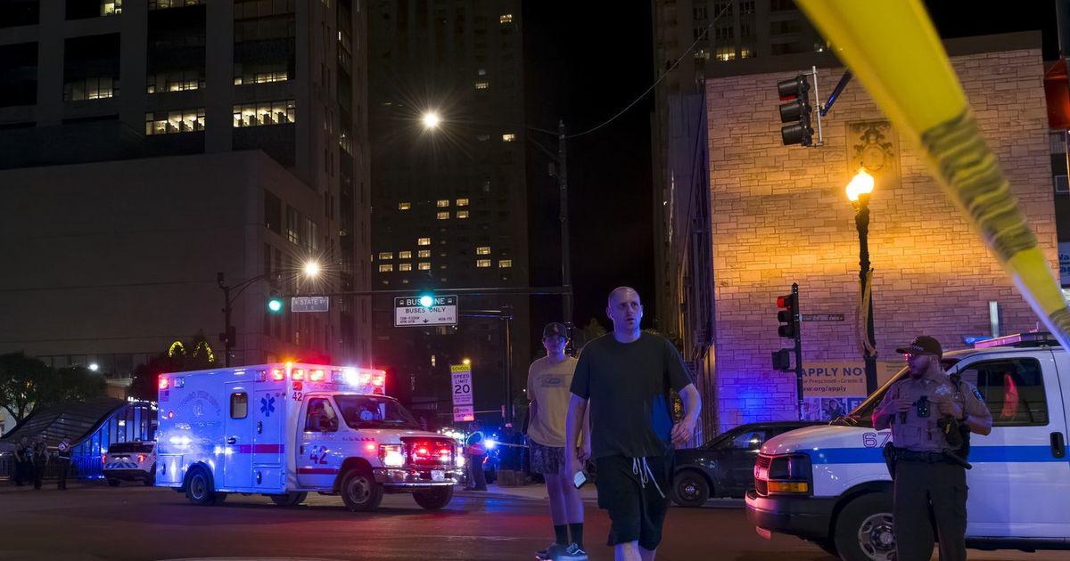Police Chicago shooting leaves 2 people dead, 7 wounded The Seattle