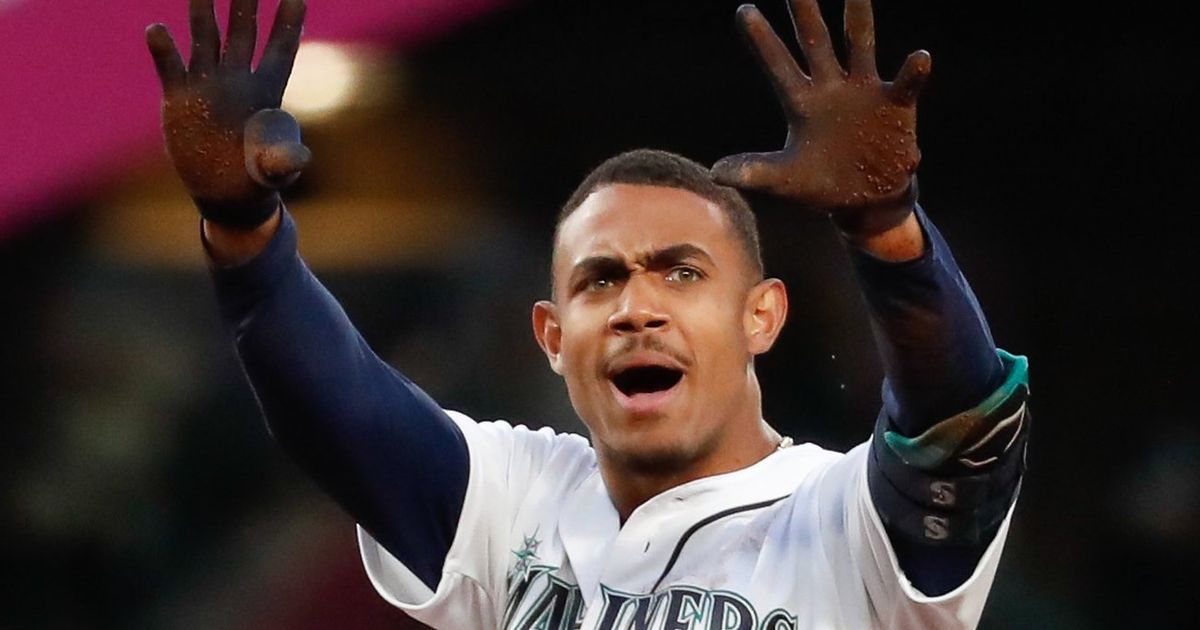 We'll pray that it's not broken': Julio Rodriguez horrific hand injury gets  concerning update from Mariners manager