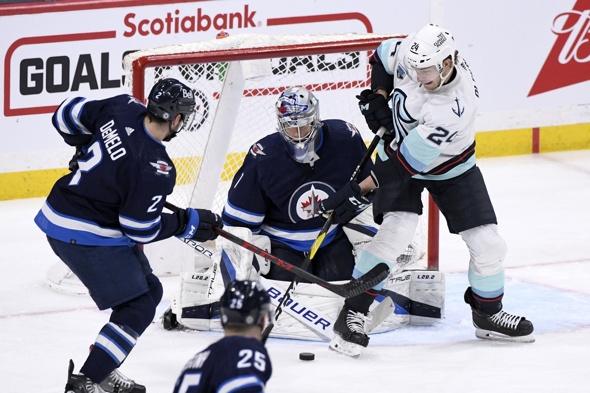 Winnipeg Jets to recall Dominic Toninato to play against the