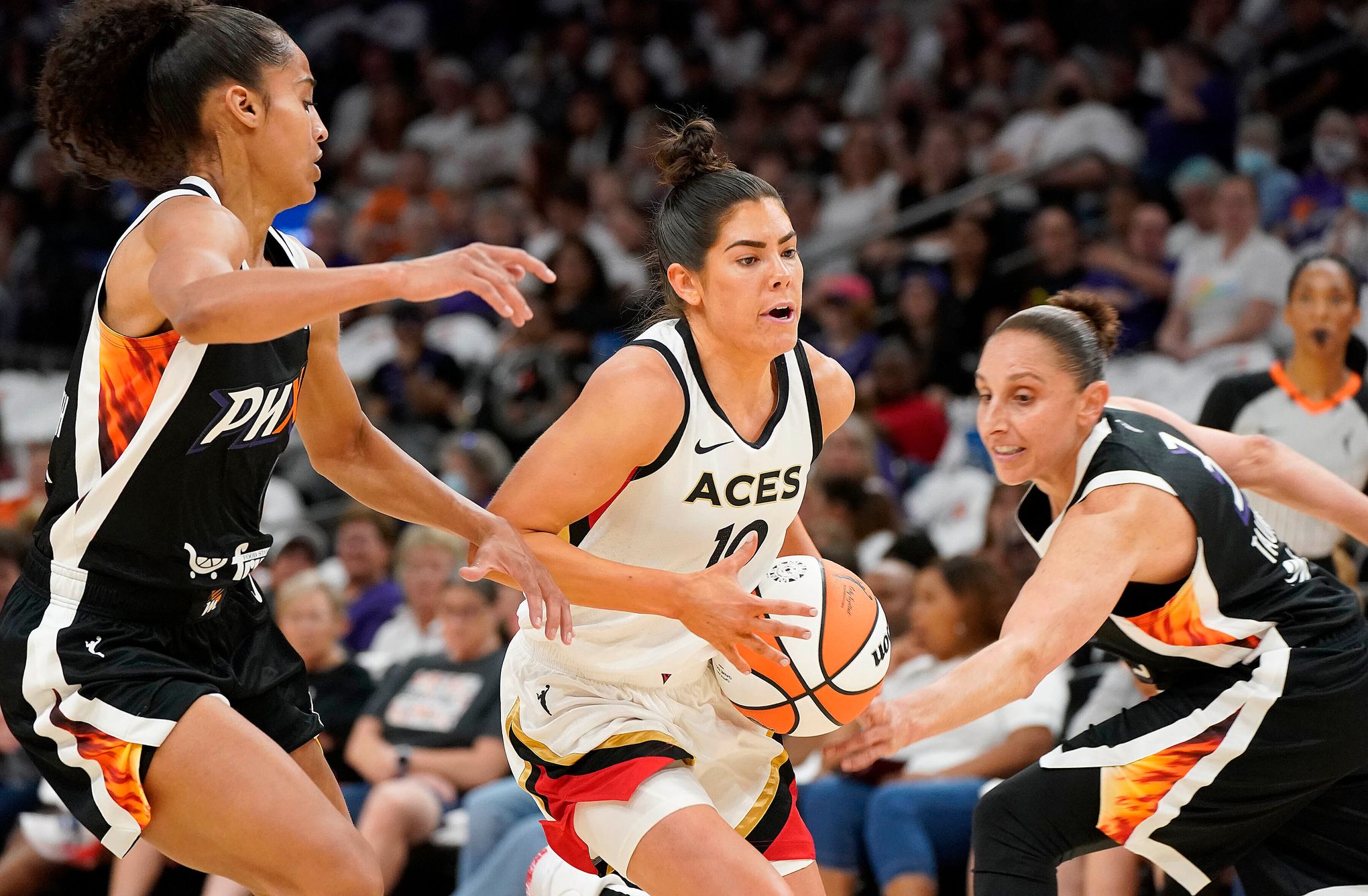 Aja Wilson Kelsey Plum And The Las Vegas Aces Are Back-To-Back
