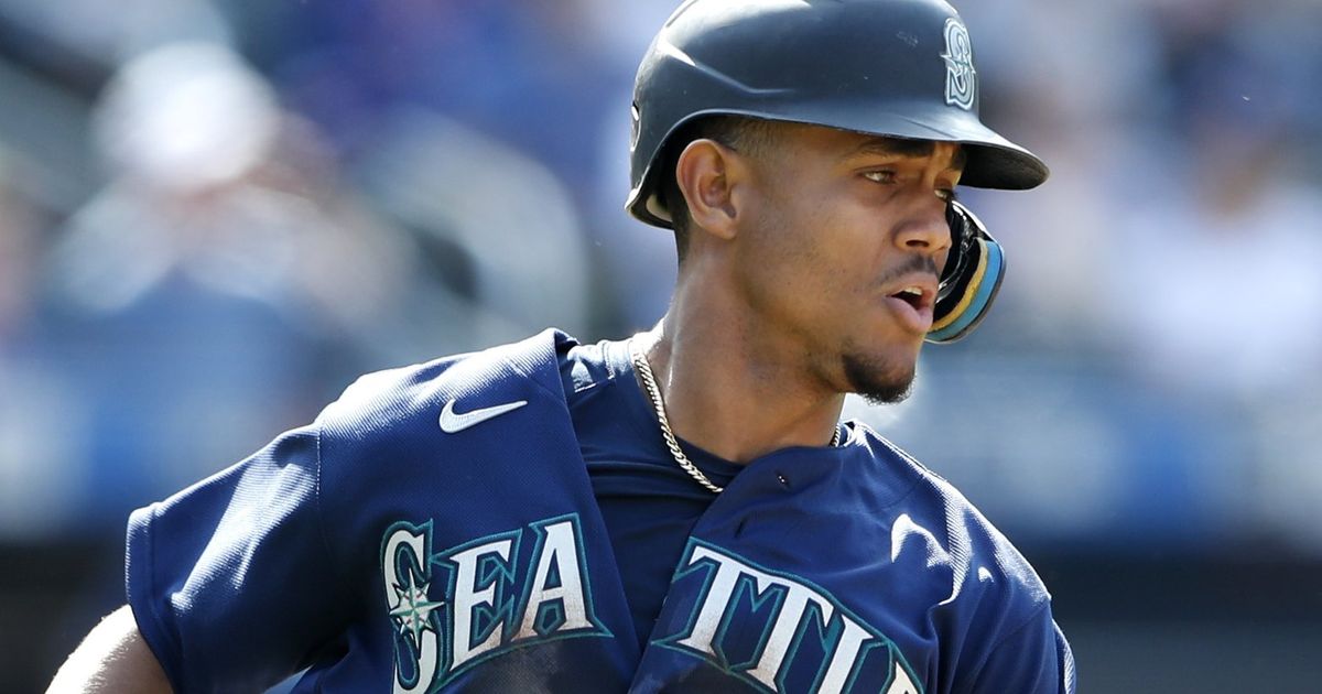 Mariners' Julio Rodríguez flirts with cycle