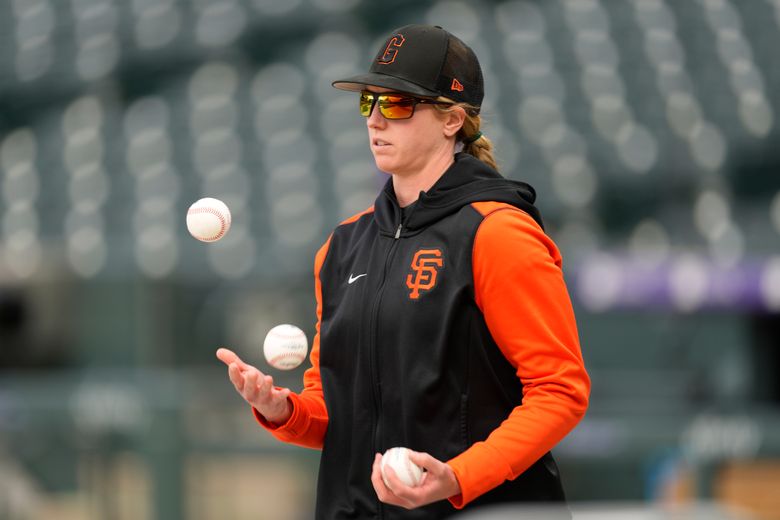 Giants' Alyssa Nakken Becomes 1st MLB Female Coach on Field - Bloomberg