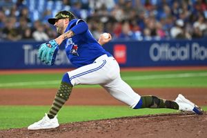 Ryu sharp in 1st win of year, Blue Jays beat Votto, Reds 2-1