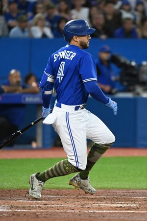 Ryu sharp in 1st win of year, Blue Jays beat Votto, Reds 2-1 - The