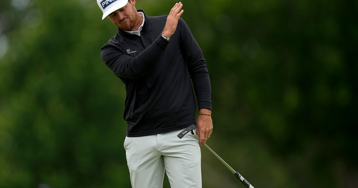 Pereira leads PGA Championship; Woods withdraws after 79