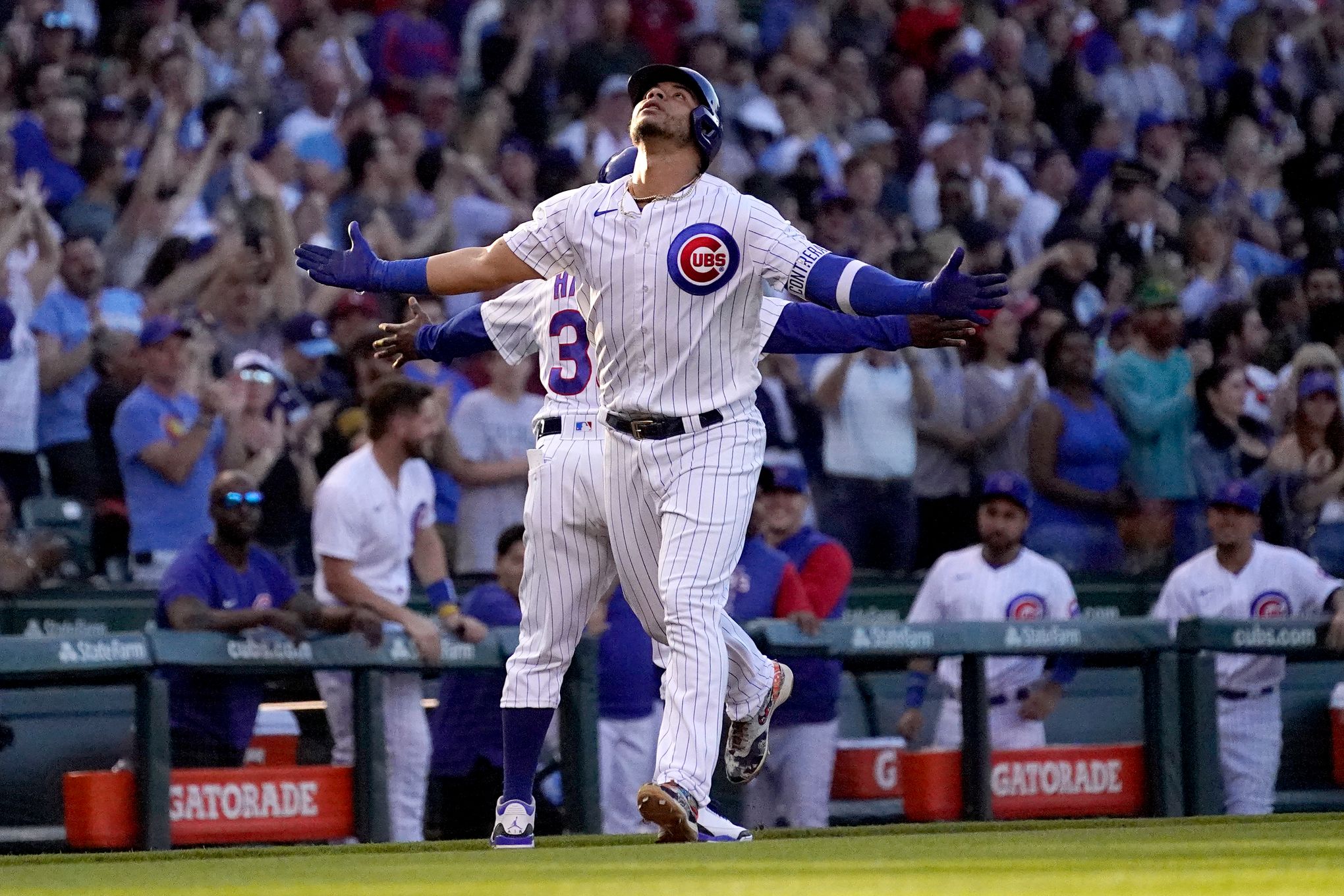 Contreras hits 1st-inning slam, Cubs beat Pirates 9-0 - Seattle Sports