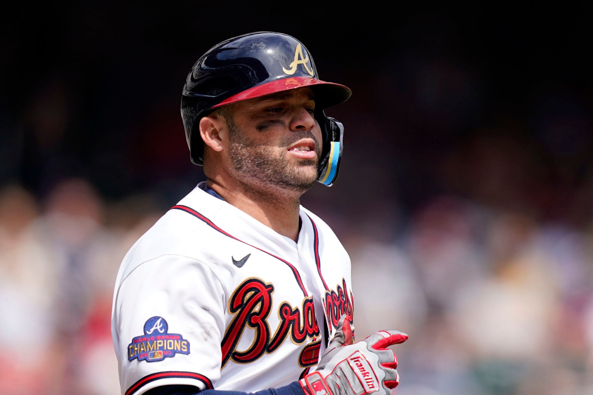 Braves catcher Piña to have season-ending left wrist surgery