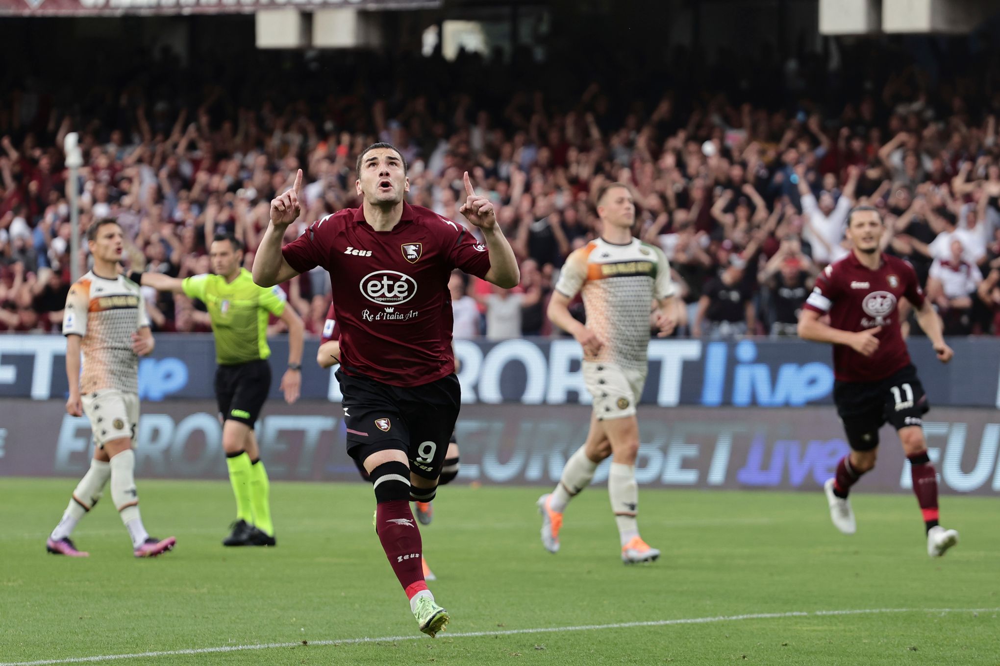 Coach faces epic walk as Salernitana gets closer to survival | The Seattle  Times, image size:2040x1360