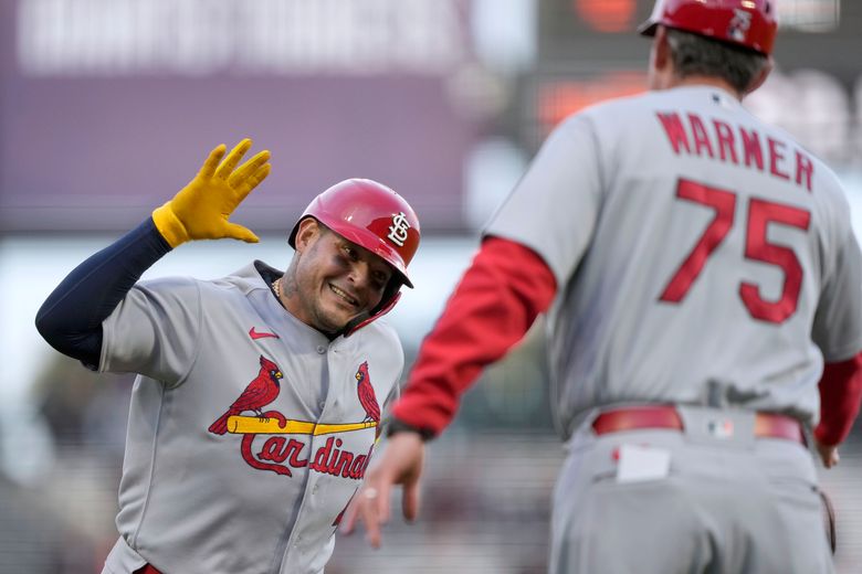 Molina homers, Edman drives in three as Cards beat Giants