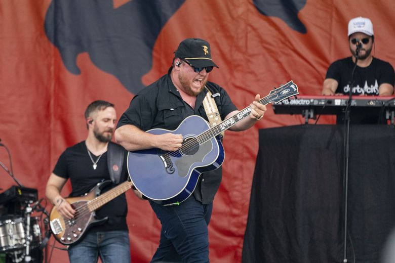 Concert review: Did lightning ruin Luke Combs Charlotte show?