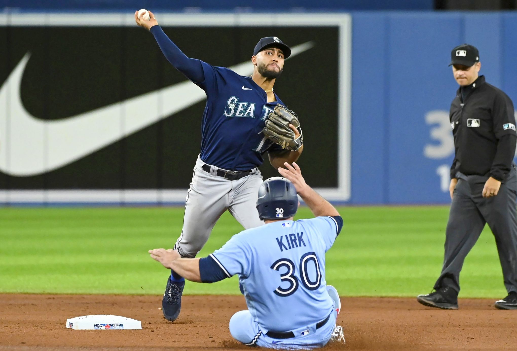 Blue Jays drop game, series to Mariners on Canada Day