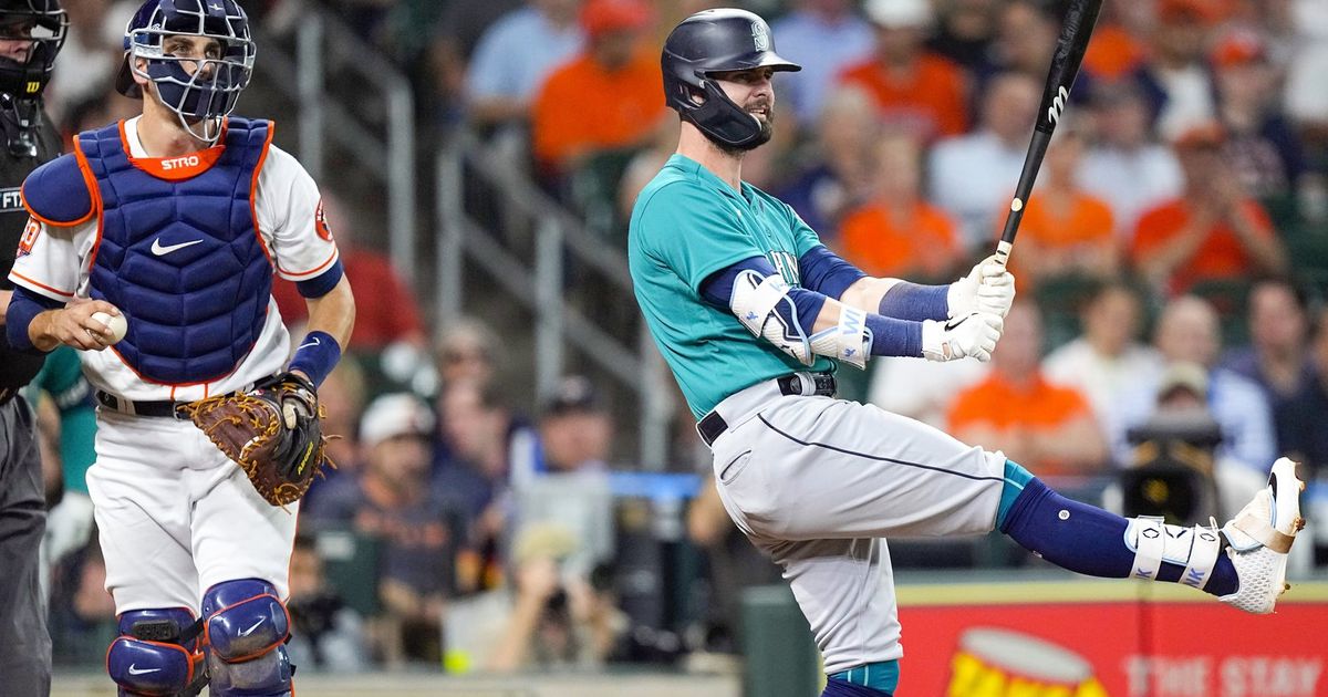 Verlander strikes out 12 as Astros top Mariners 4-1