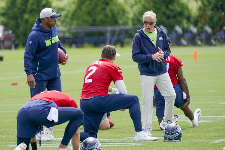 Quarterbacks take center stage and other things we learned at the second  day of Seahawks minicamp