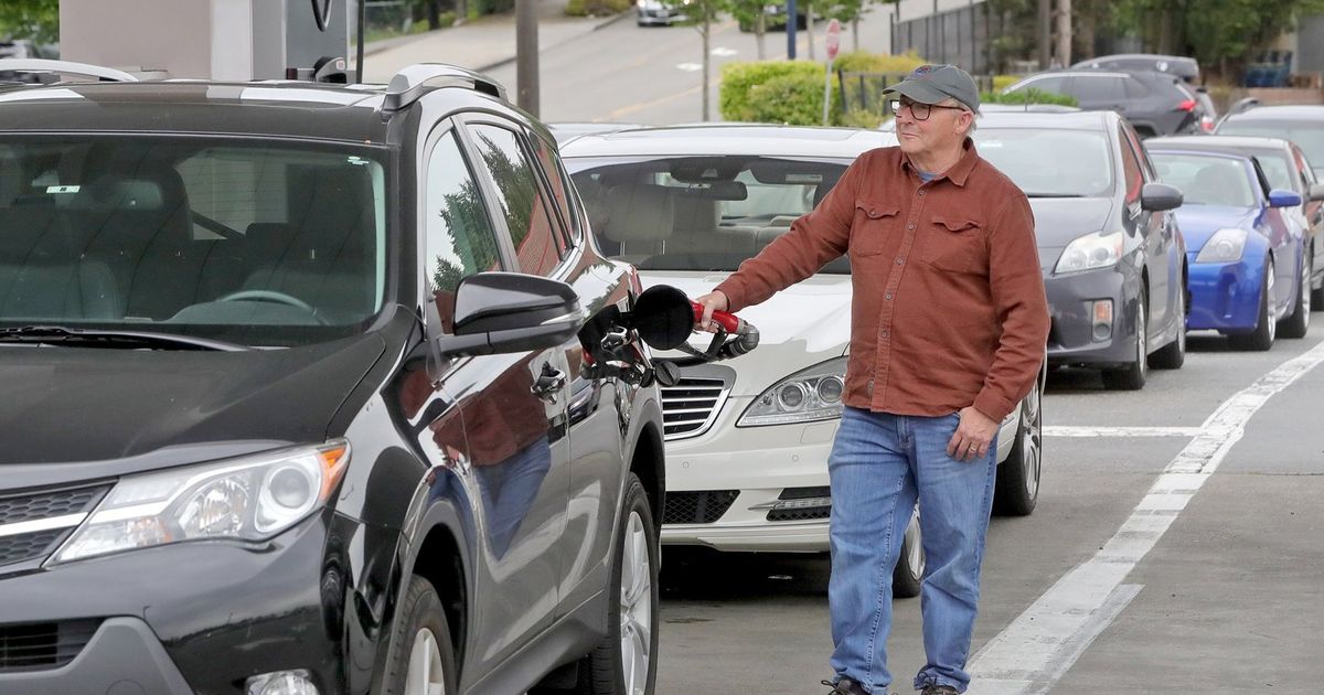 WA gas prices jump to another record as Biden puts spotlight on soaring