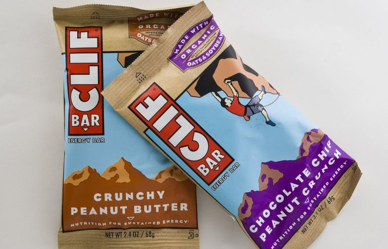 Crunchy Peanut Butter, left, and Chocolate Chip Peanut Crunch Clif bars, Tuesday, Jan. 20, 2009. Chicago-based snack food giant Mondelez International said Monday, June 20, 2022, it has agreed to acquire Clif Bar & Company, the California-based maker of Clif, Clif Kid and Luna brand energy bars. (Bonnie Trafelet/Chicago Tribune/TNS)