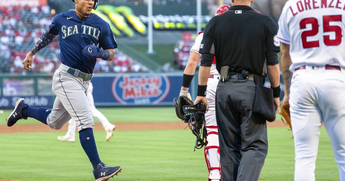 Mariners hang on to beat Angels and Mike Trout for fourth consecutive
