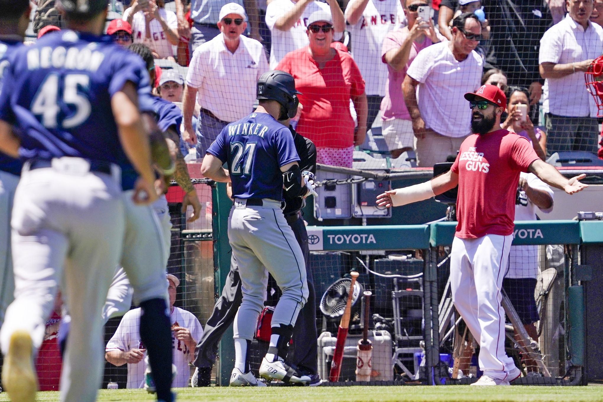 In aftermath of brawl, Mariners have one injury and three