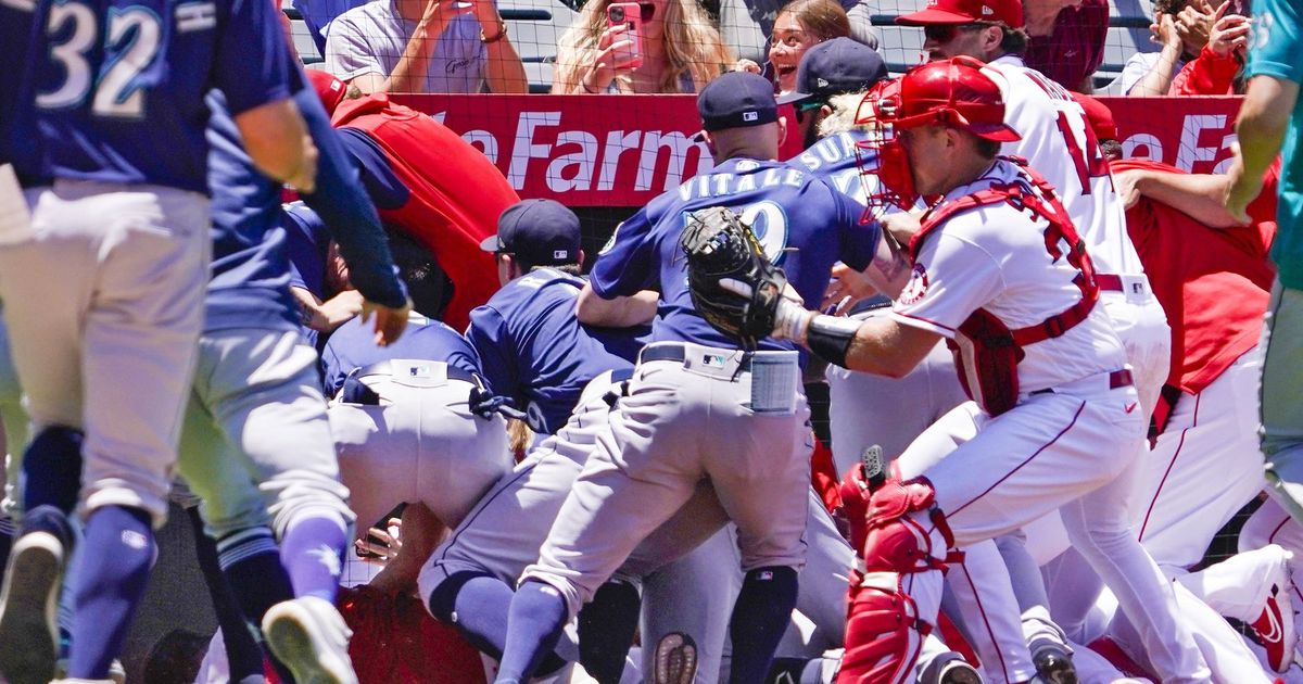 Mariners-Angels brawl: Andrew Wantz tells Jesse Winker why he hit him