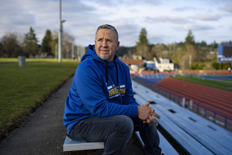 Supreme Court sides with Bremerton coach who prayed on 50-yard line | The  Seattle Times