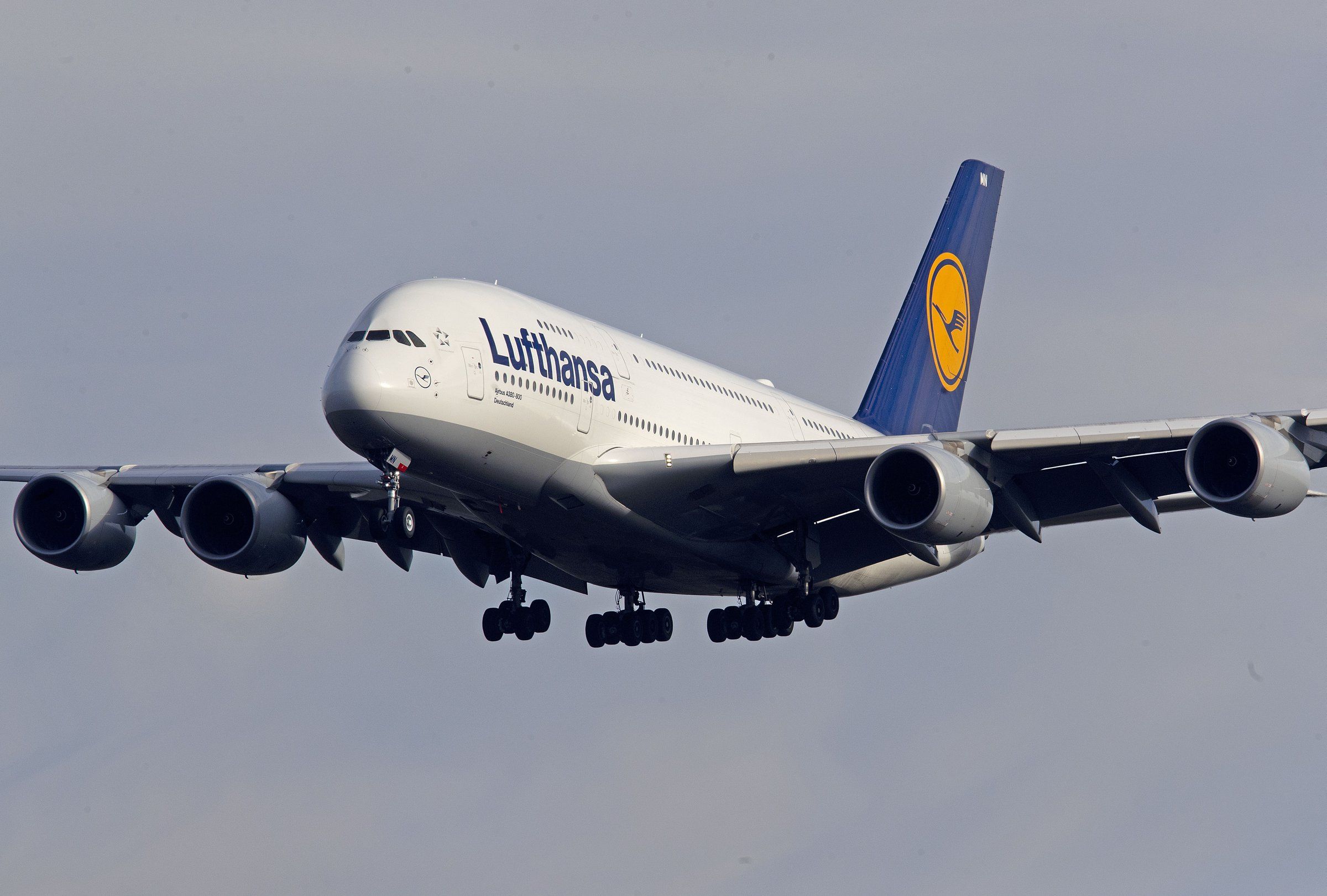 12/15NEW！ドイツ✈ルフトハンザ航空機A380premium 北米とインド：ルフトハンザ エアバスA380の新しい運航路線