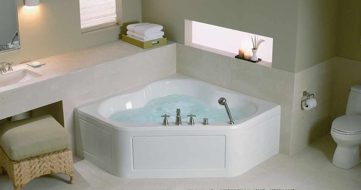 A comfortable tub for a small bathroom | The Seattle Times