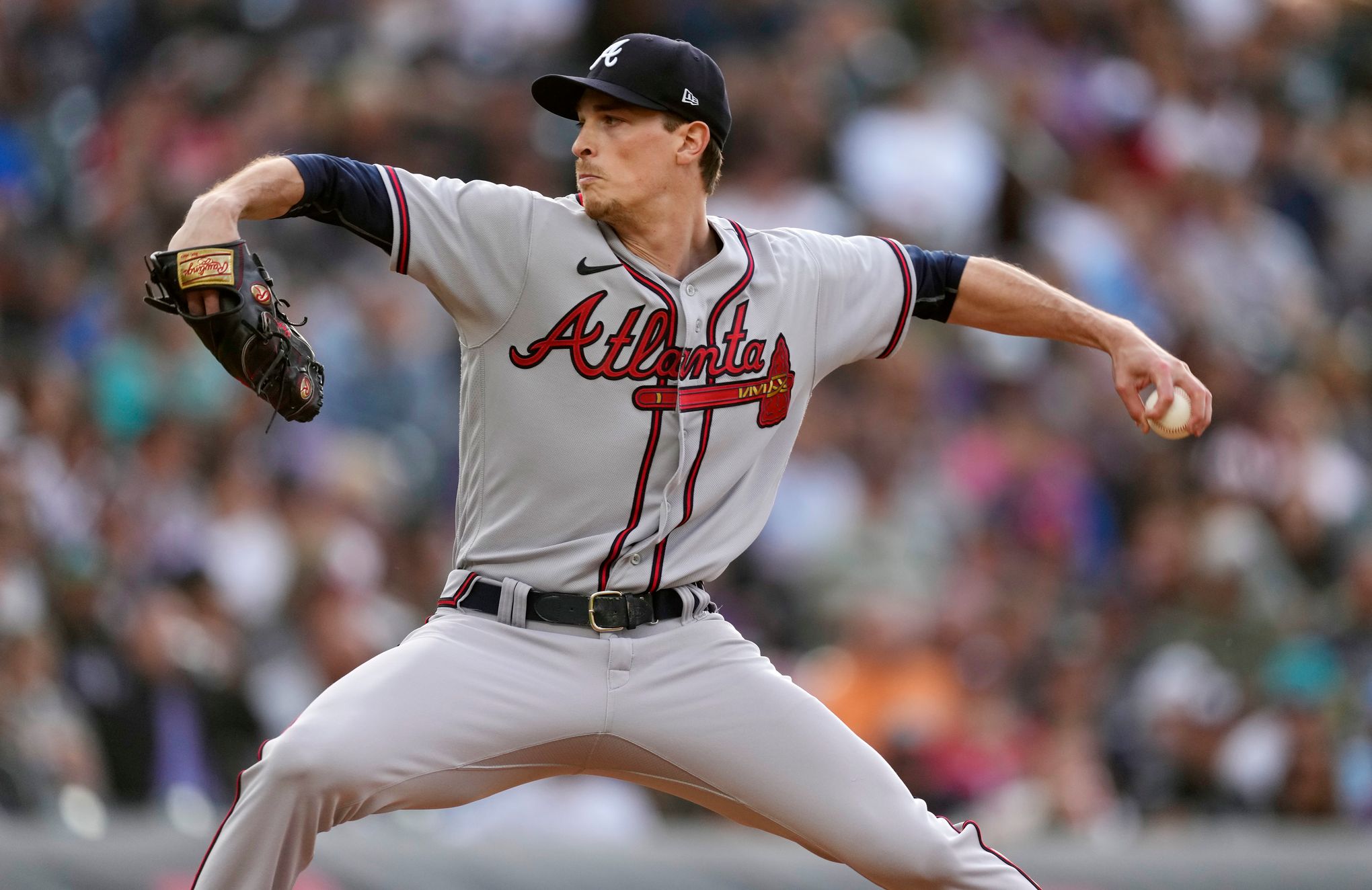 Atlanta Braves relief pitcher Luke Jackson throws during the sixth