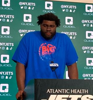 Mekhi Becton 'satisfied' with weight, returns to Jets with 'chip on my  shoulder'