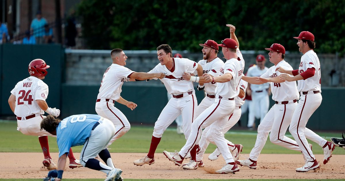 Slavens’ walkoff hit lifts Arkansas over UNC 43, to CWS The Seattle