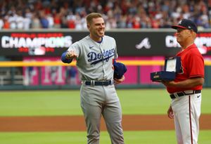 Dodgers stop Braves 4-1 in Freeman's return