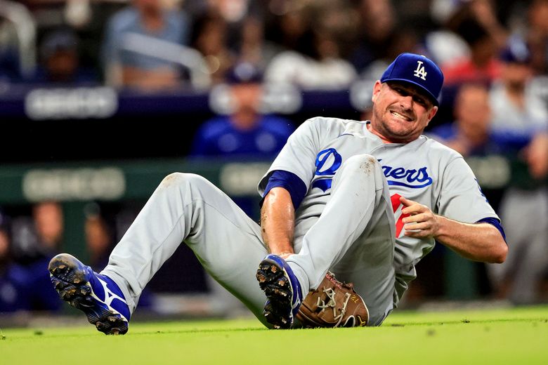 Freddie Freeman overcome with emotion before Braves-Dodgers game