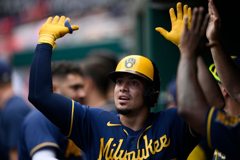 Brewers' Willy Adames makes franchise history with most single