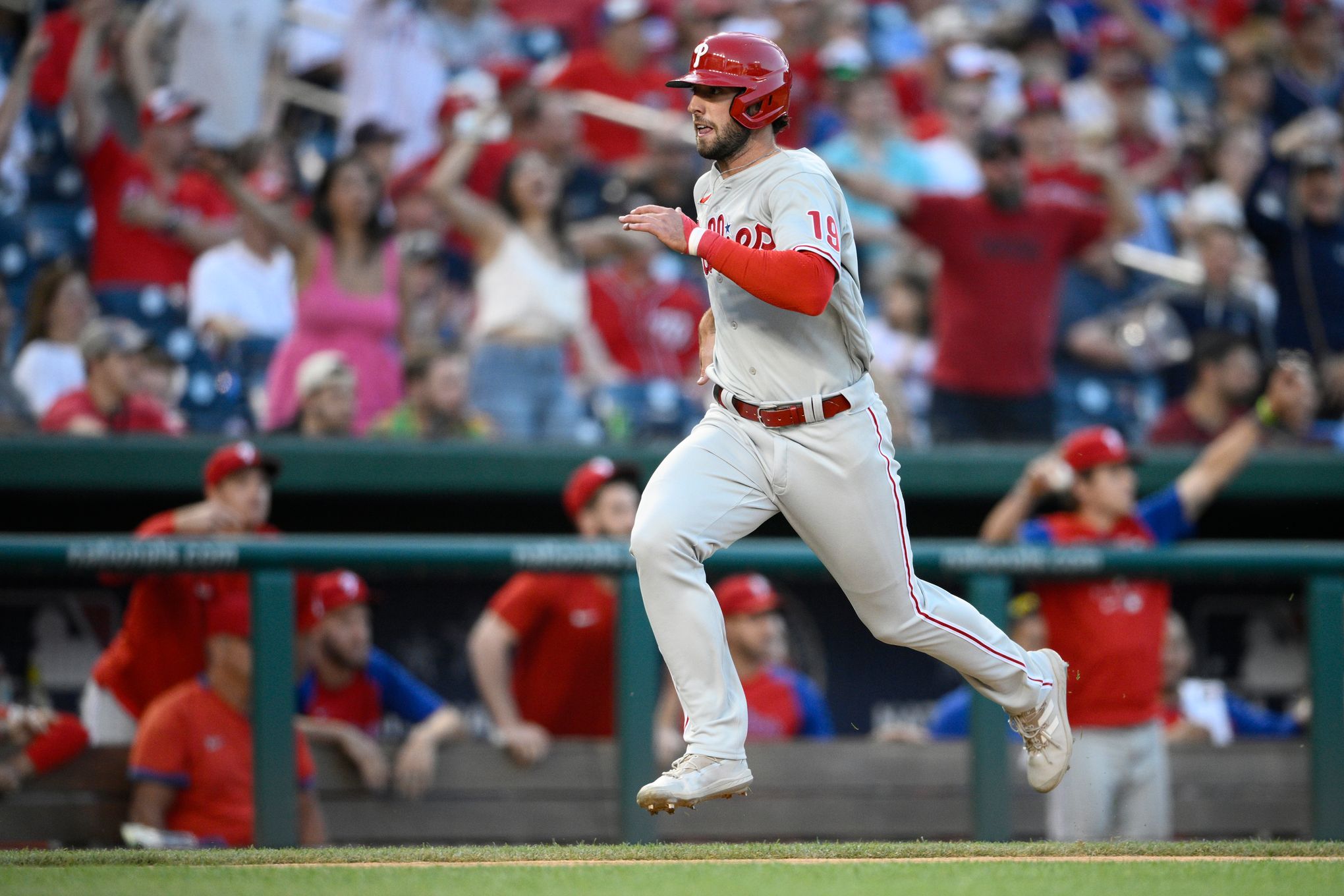 Hoskins' pinch-hit in 10th, Phils top Nats; 15 W in 17 games - Seattle  Sports