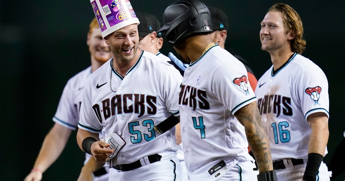 Diamondbacks rally from 6-run deficit to beat Padres 7-6