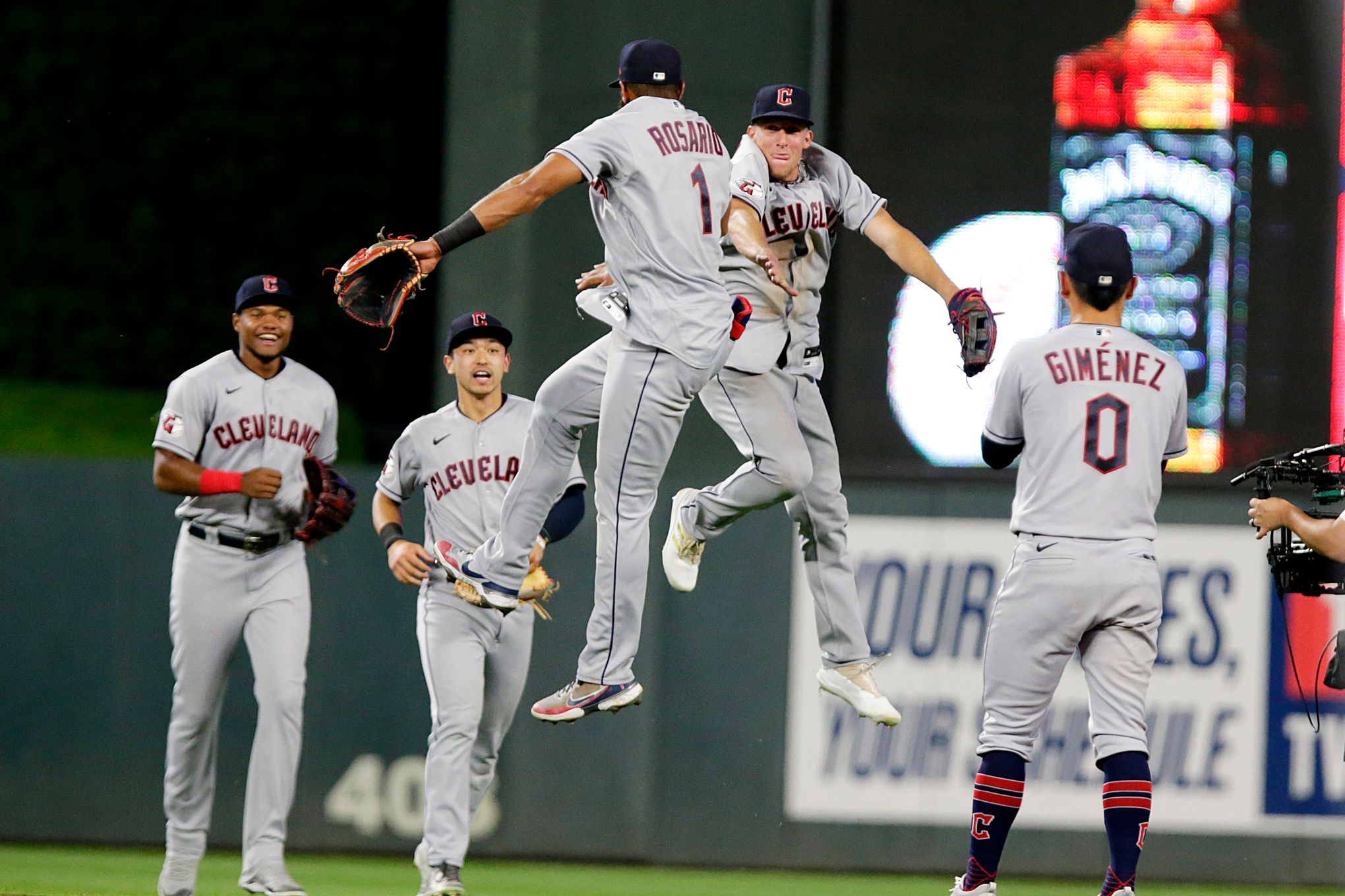 Twins' Buxton, Correa, Kepler leave game early against Guardians