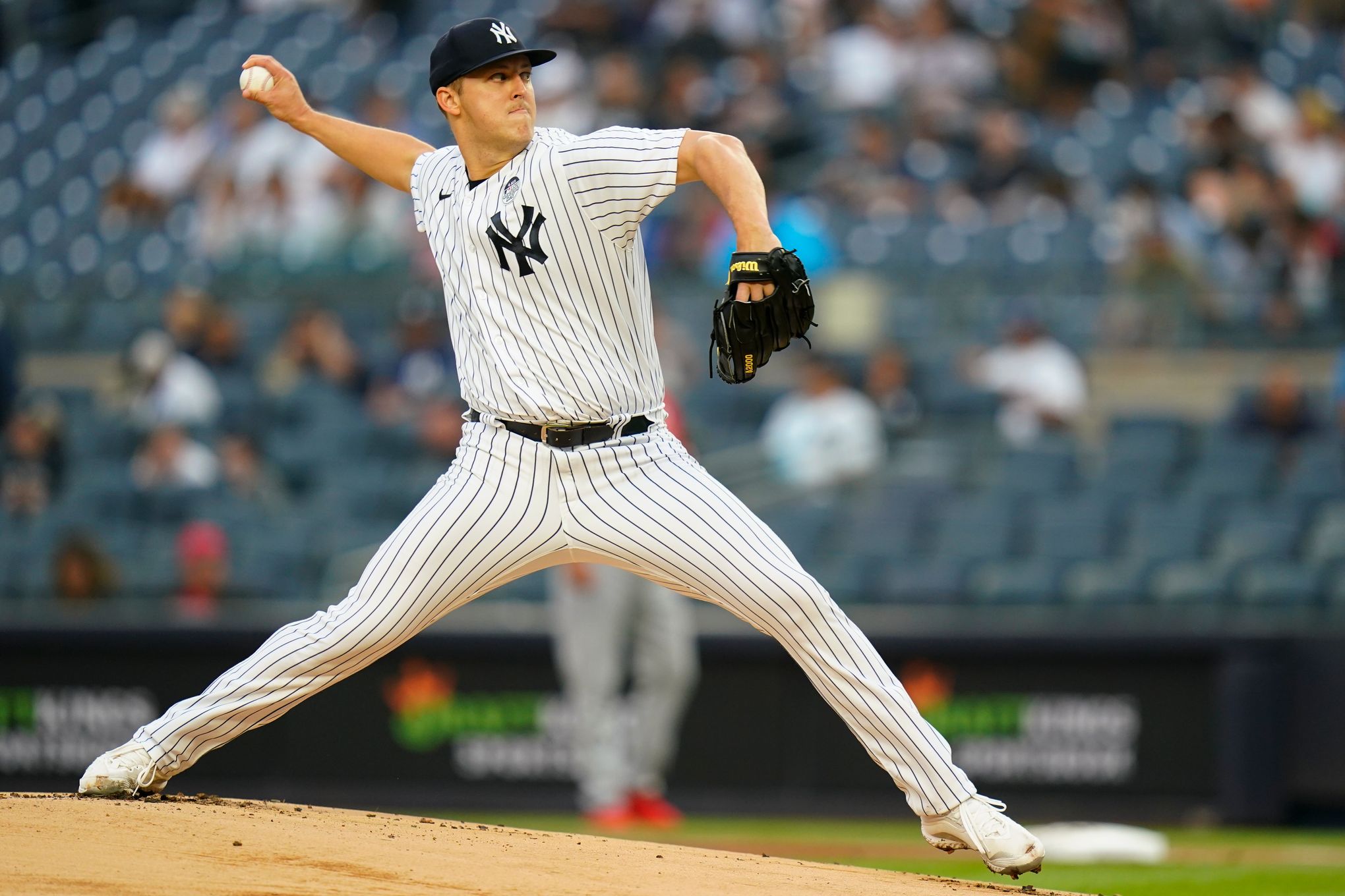 Yankees' Taillon loses perfecto in 8th on double off glove