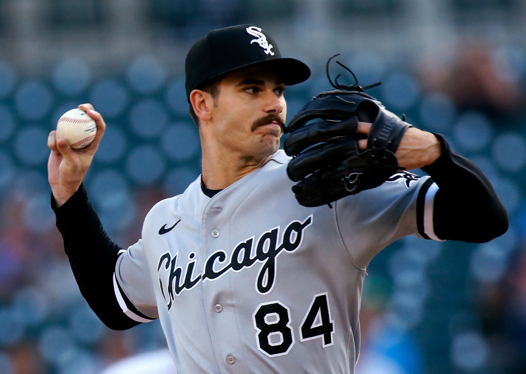 White Sox pitcher Dylan Cease picks up his 1st win since May on