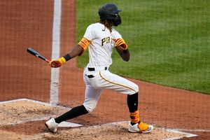 Rookies Madris, Contreras lead Pirates to 7-1 win over Cubs