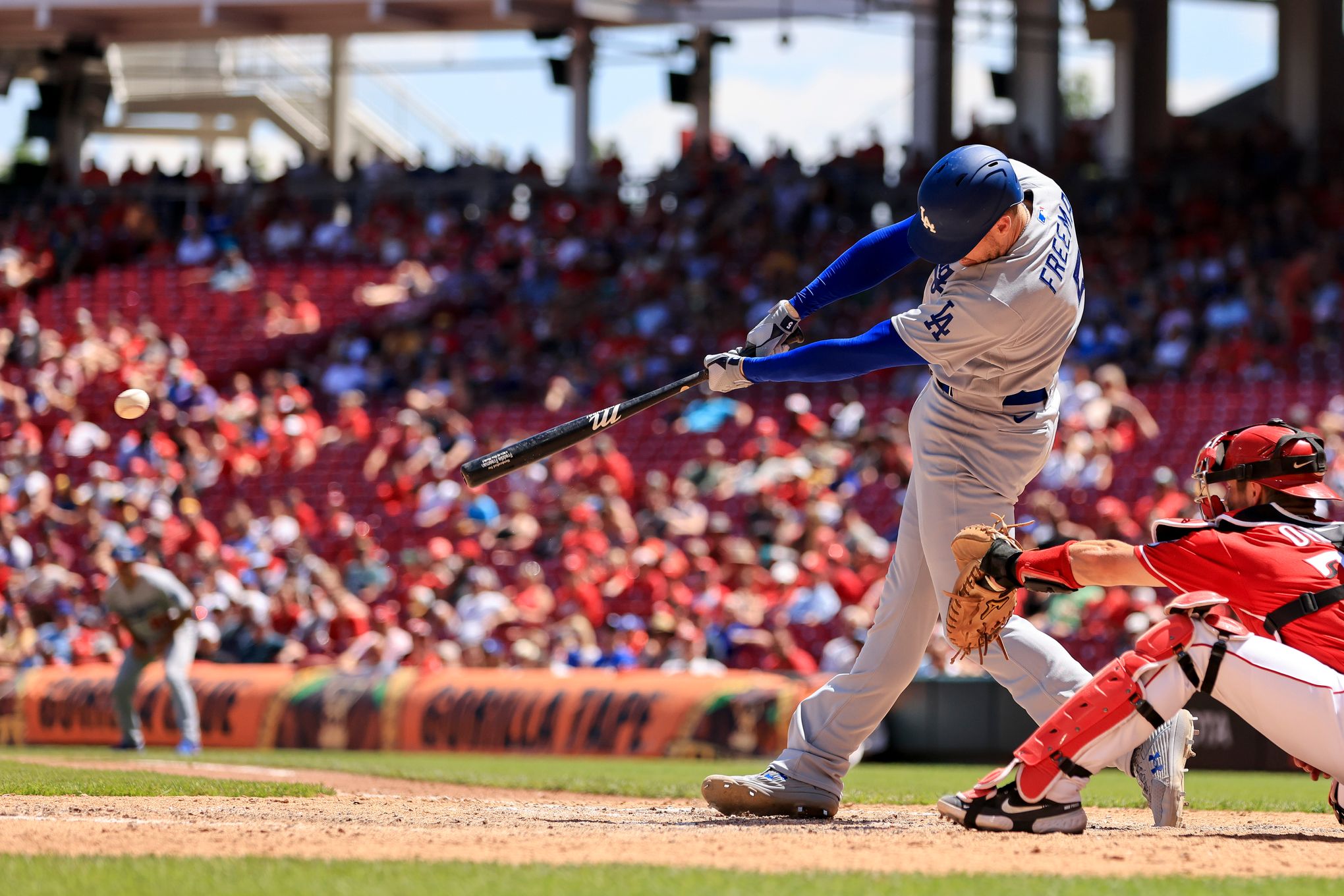 Freddie Freeman faces Braves, hits first home run with Dodgers