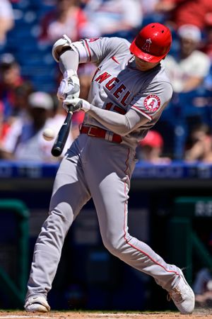 Stott, Harper finish off sweep of struggling Angels in thrilling