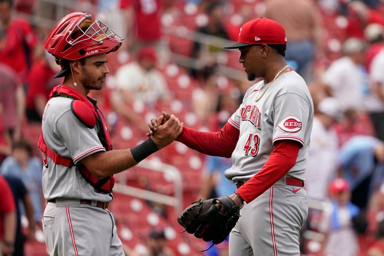 Friedl, Reds snap 4-game skid with 7-6 win over Cardinals - The