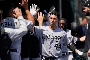 Moncada's five hits, five RBIs lead White Sox past Tigers – KGET 17