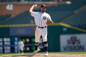 Yoán Moncada (5 hits, 5 RBIs) leads 22-hit barrage in White Sox sweep of  Tigers - The Boston Globe