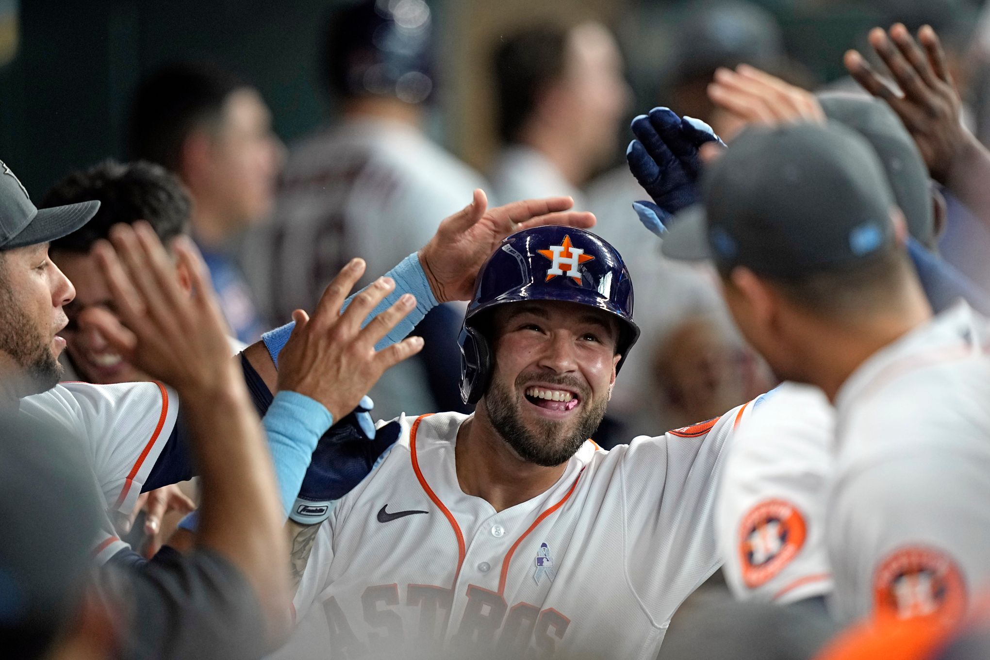 Watch: Houston Astros first baseman JJ Matijevic silences Chicago White  Sox, hammers a home run on his first MLB hit