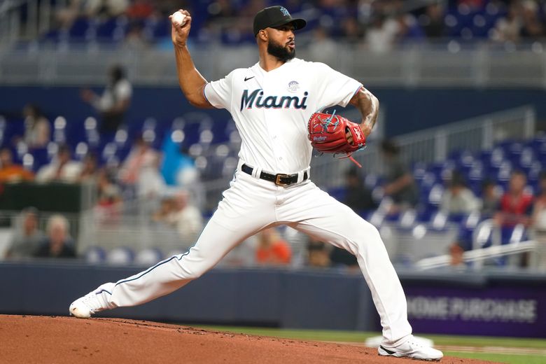 Alcantara tosses complete-game, 5-hitter as the Marlins beat