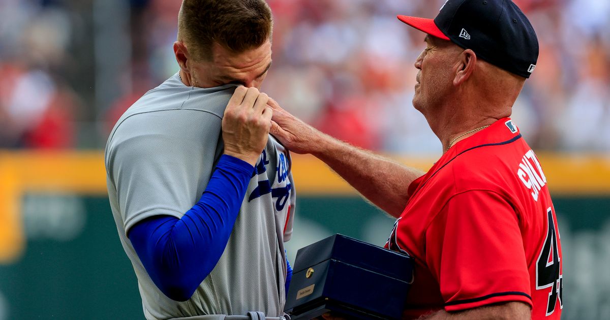 Braves fans reaching big time with Dodgers' Freddie Freeman photo