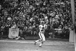 Legendary AFL quarterback and Miami Dolphins wide receiver Marlin Briscoe  dies at age 76 - The Phinsider