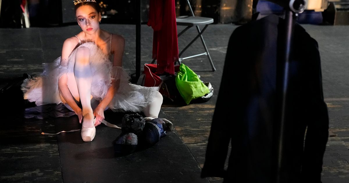 AP PHOTOS: Ballet competitors soar in Moscow at Bolshoi | The Seattle Times