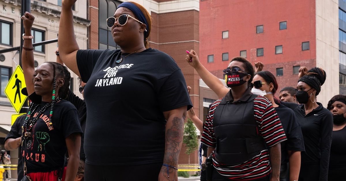 A day of mourning in Ohio, where a young Black man was killed by police ...