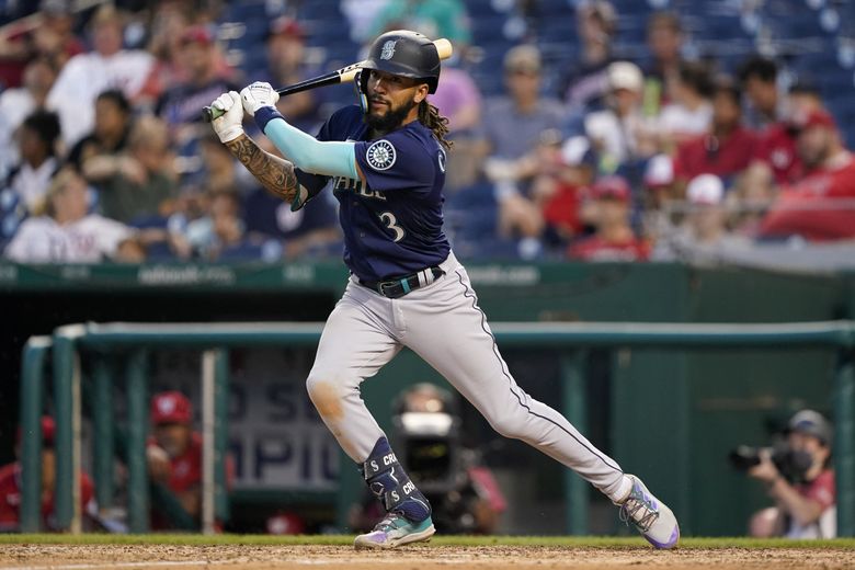 Swollen finger has Mariners shortstop J.P. Crawford on the bench and  frustrated