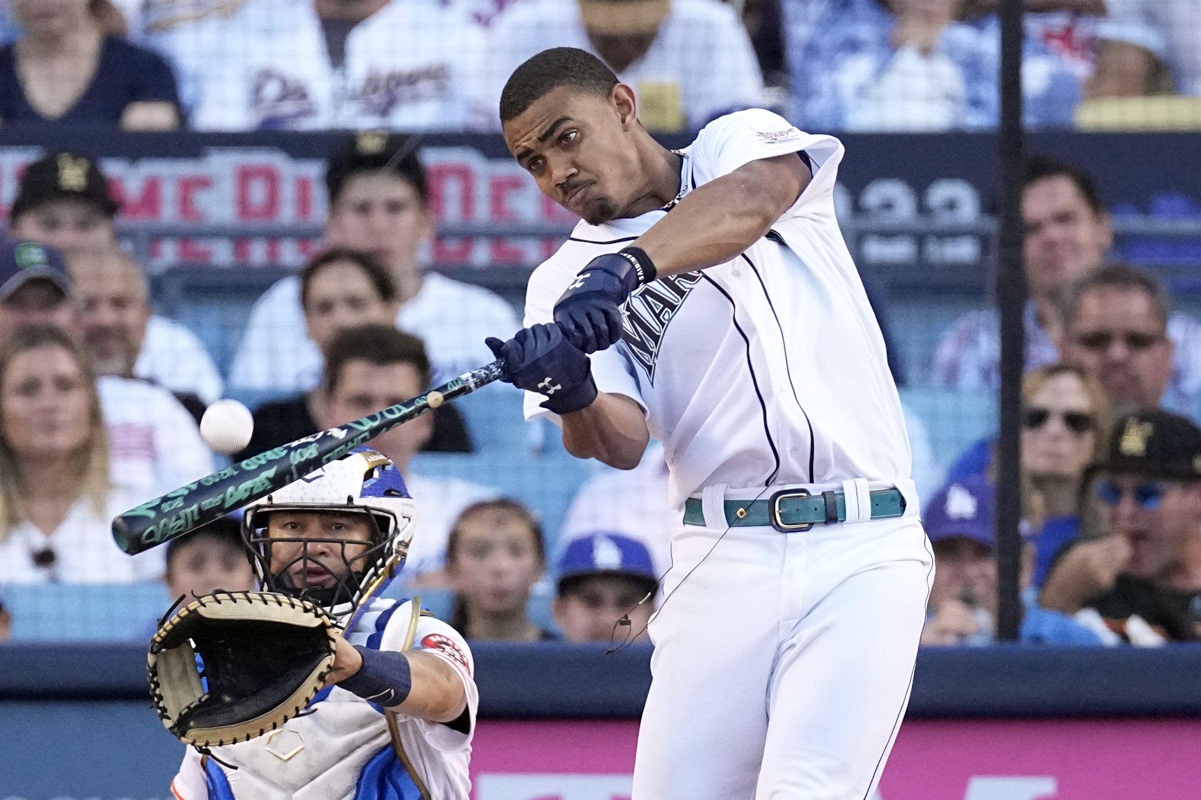 Julio Rodriguez dazzles in Home Run Derby debut, reaching final The Seattle Times